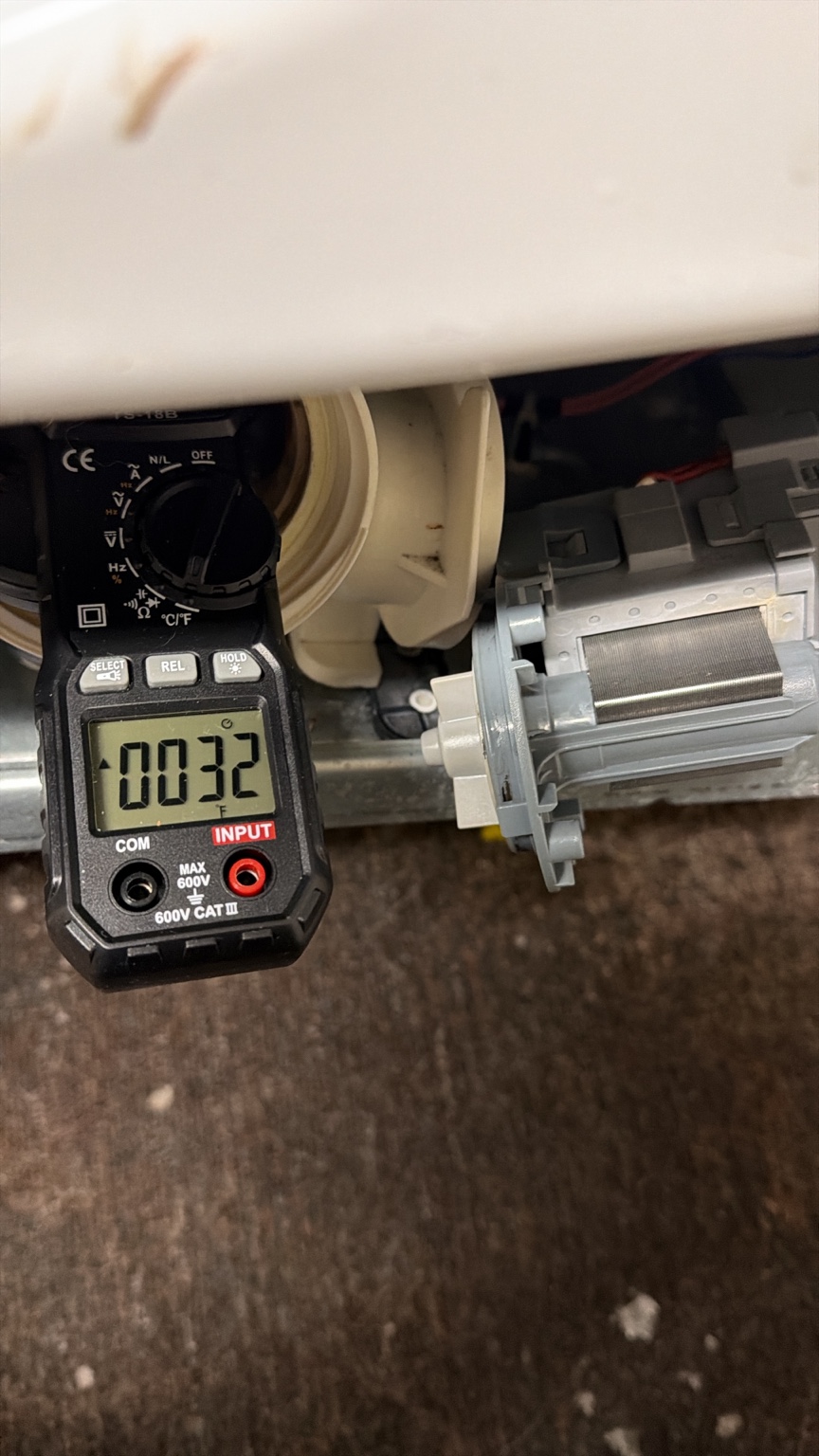 Dishwasher motor temperature reading