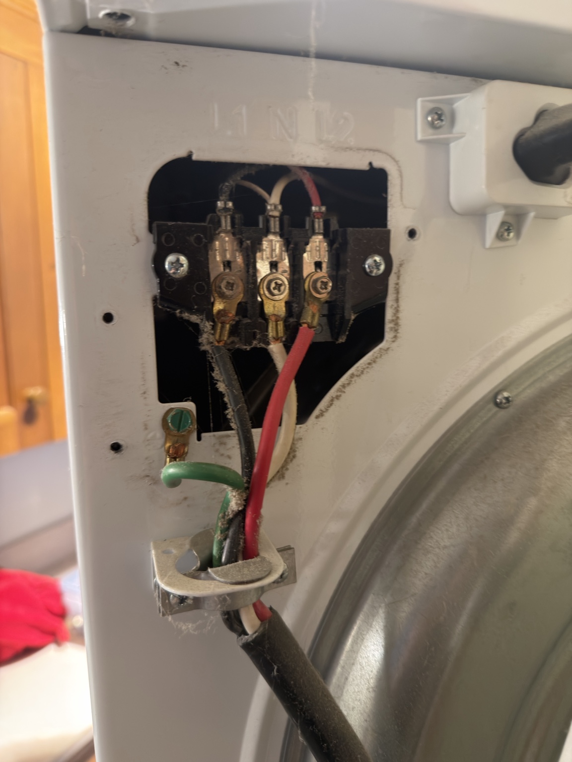 Dryer power terminal wiring